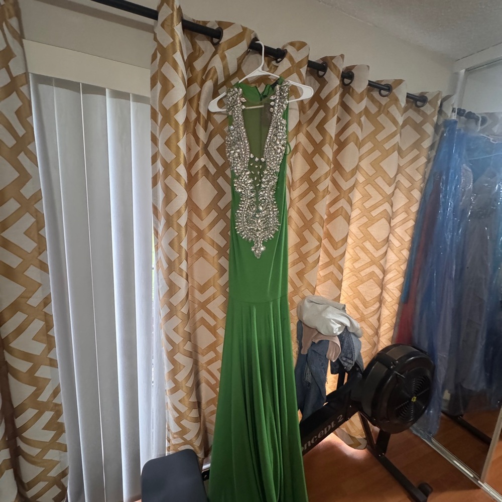 Alglist Green Dress